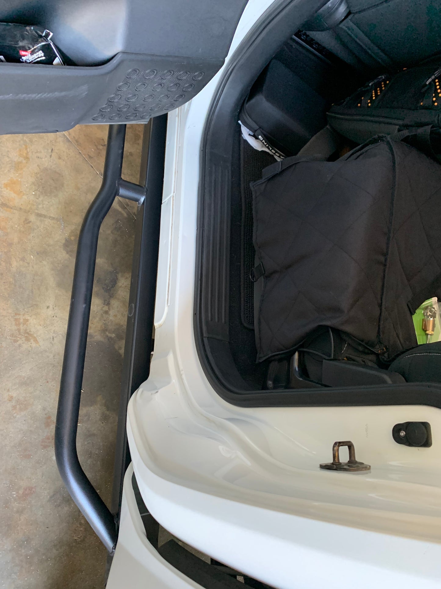 1st Gen Nissan Titan Type 4 Rock Slider (2004 - 2015)