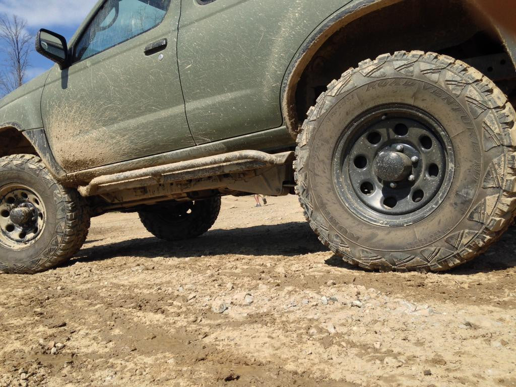 Nissan Xterra Gen 1 Rock Sliders, Level II (2000-2004)