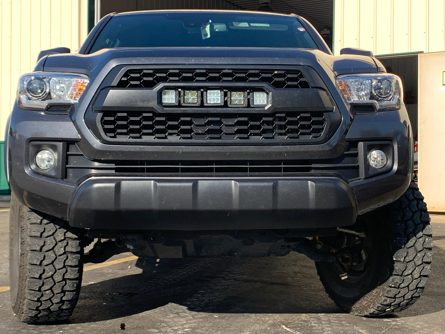 Pro grille light holder